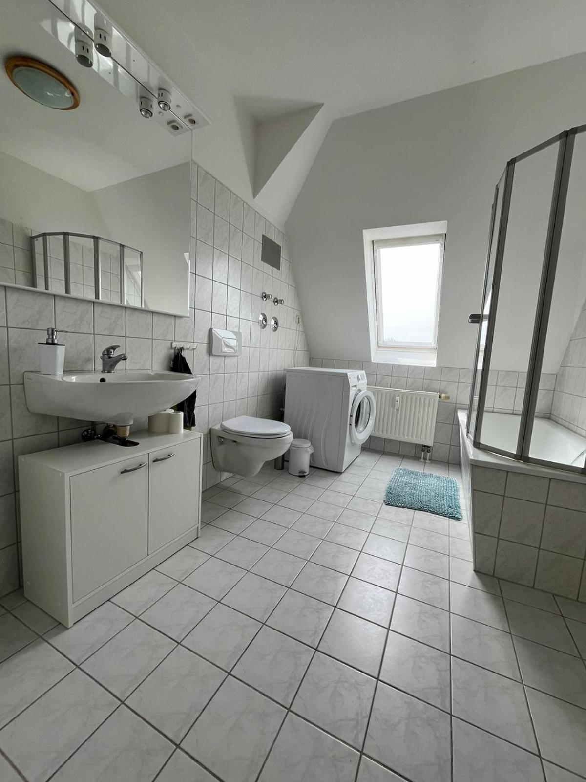 1 Raum Dachgeschosswohnung In Ruhiger Lage Limabach - Oberfrohna Εξωτερικό φωτογραφία